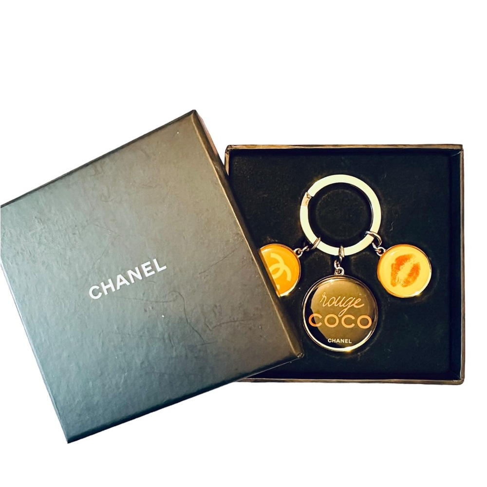 169-24 Final Price‼️Preloved Chanel Coco mark Key Ring Keychain with Box